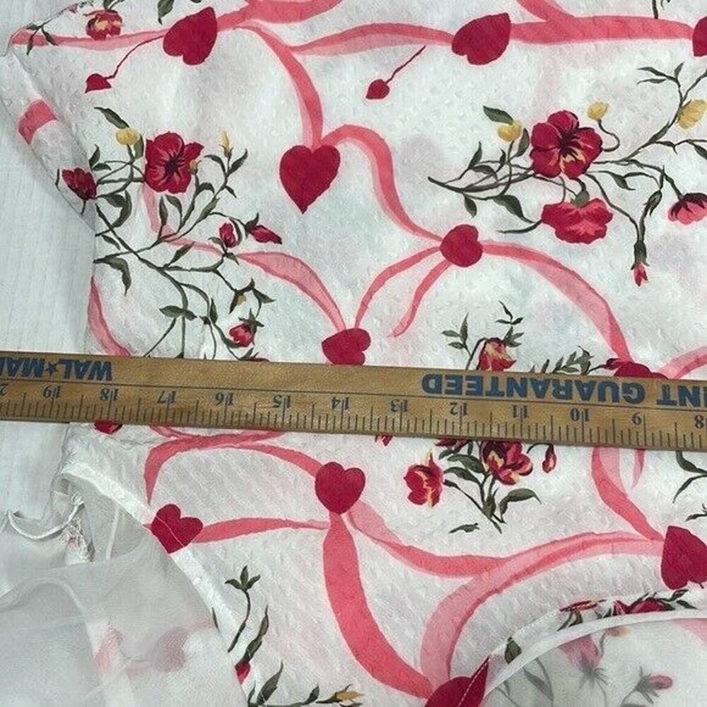 Victoria's‎ Secret Top flutter sleeve hearts flowers size medium - Picture 5 of 5